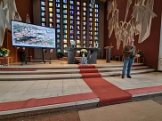 Festakt, 23.08.2025 Vortrag von Jürgen Sackmann (s. Foto) und Michael Grotjahn in der katholischen Kirche © Gemeinde Delligsen