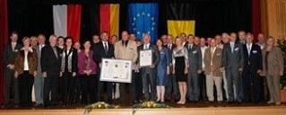 Gruppenfoto: 10-jähriges Partnerschaftsjubiläum am 25. Juni 2011 im Delligser Festsaal Gruppenfoto: 10-jähriges Partnerschaftsjubiläum am 25. Juni 2011 im Delligser Festsaal © Gemeinde Delligsen