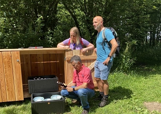 Haben die Picknickbox geöffnet: Nadine Strieckmann, Achim Schärfe und Daniel Schwerdtfeger&nbsp;&copy;&nbsp;SVR