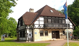 Tourismusinformation mit Erich-Mäder-Glasmuseum